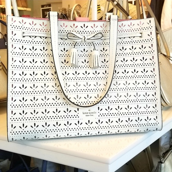 kate spade Handbags - KATE SPADE HAYES PERF TOTE bwht/bcrnt